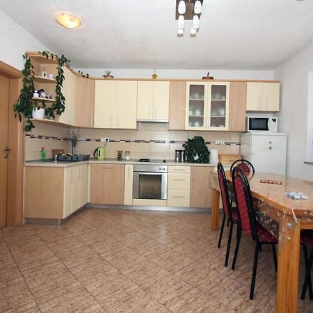 4 Bedroom Apartment in Tisno  Buitenkant foto