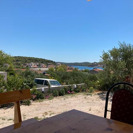 4 Bedroom Apartment in Tisno  Buitenkant foto