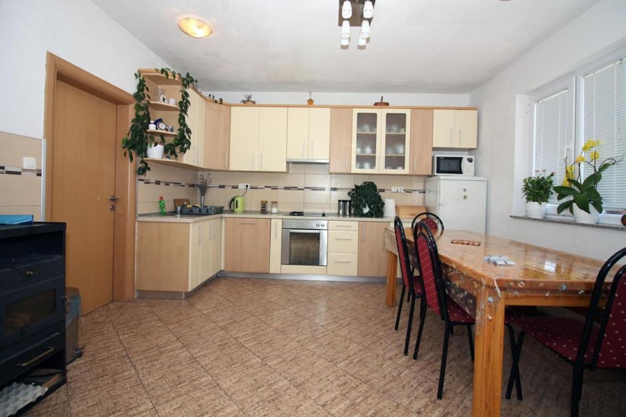4 Bedroom Apartment in Tisno  Buitenkant foto