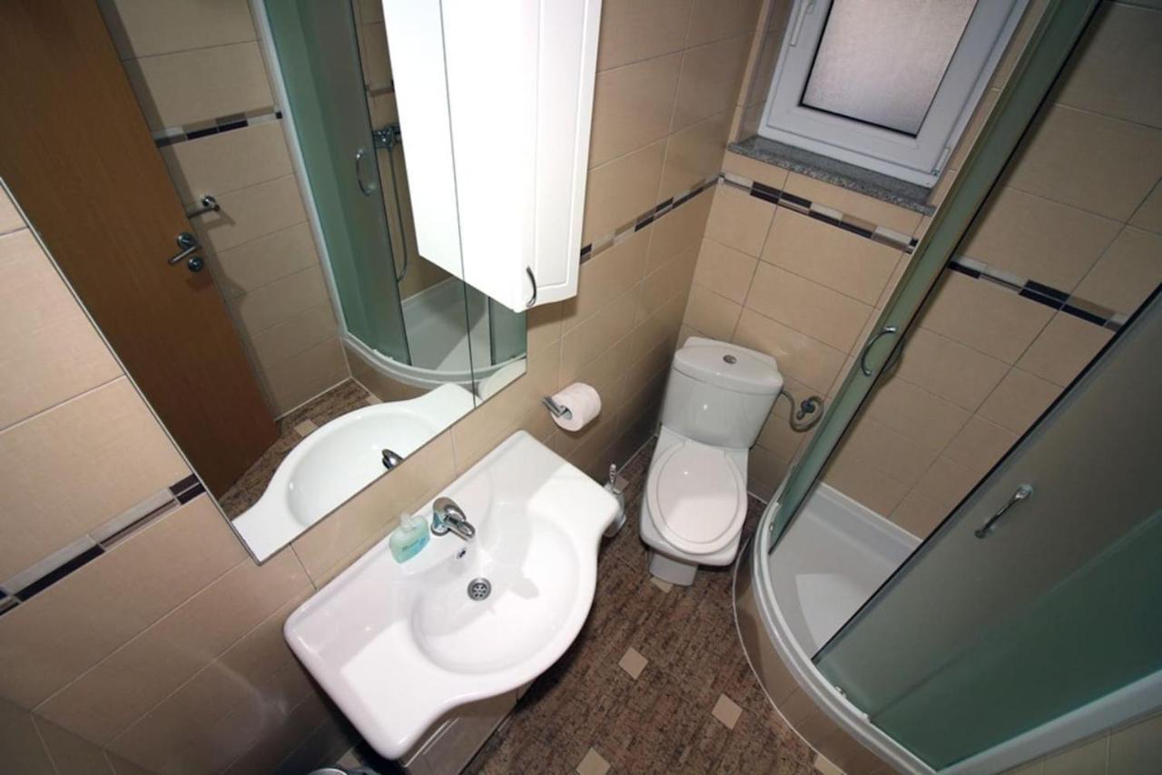 4 Bedroom Apartment in Tisno  Buitenkant foto