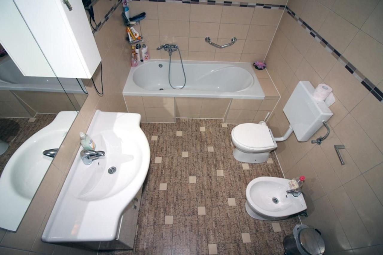 4 Bedroom Apartment in Tisno  Buitenkant foto