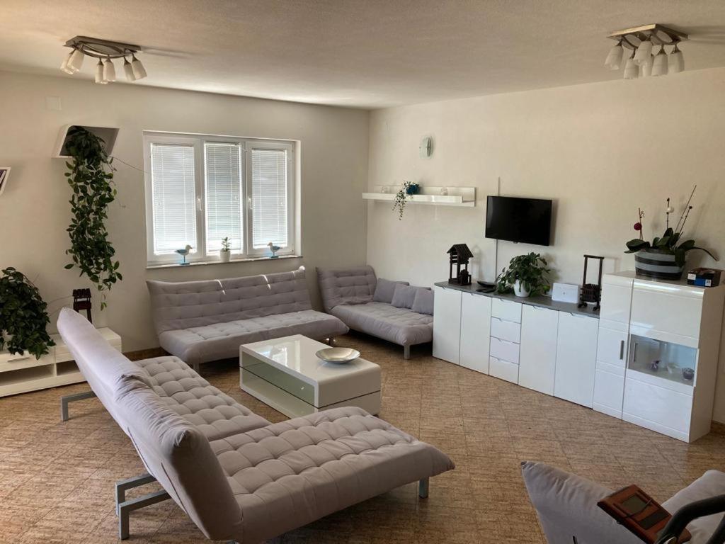 4 Bedroom Apartment in Tisno  Buitenkant foto