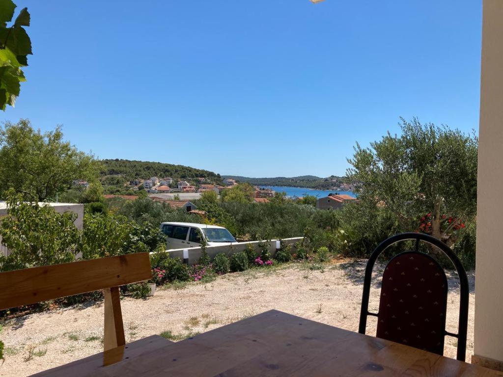 4 Bedroom Apartment in Tisno  Buitenkant foto