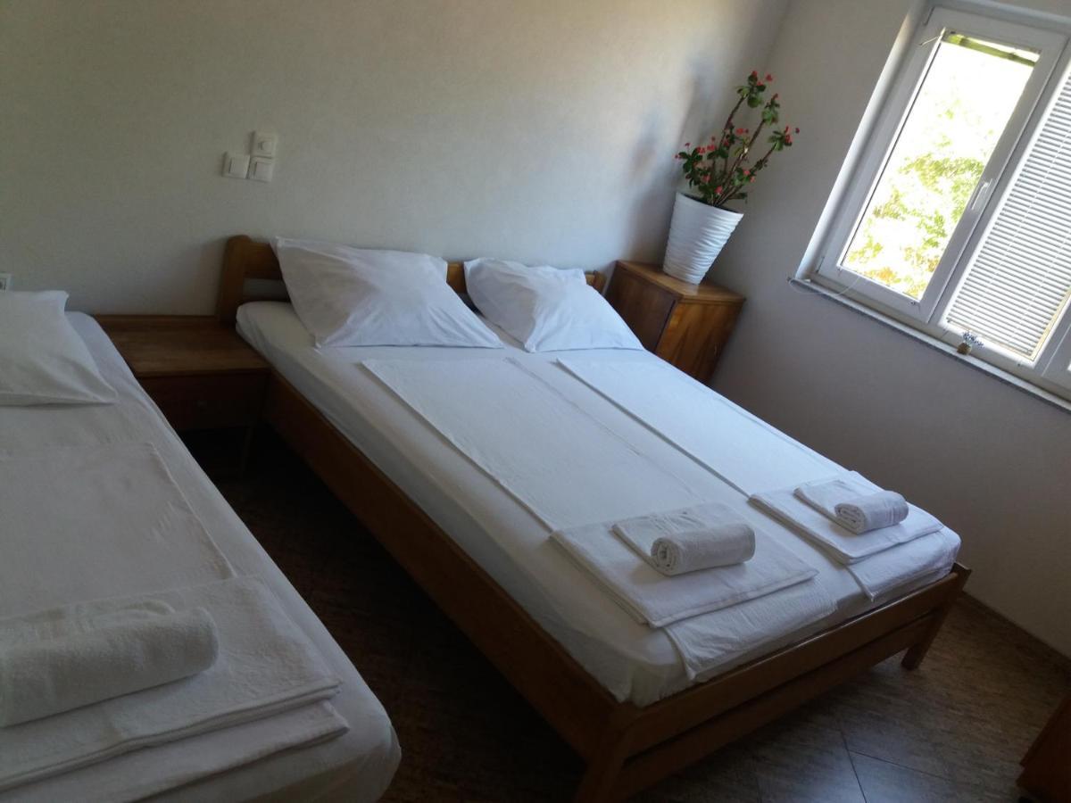 4 Bedroom Apartment in Tisno  Buitenkant foto